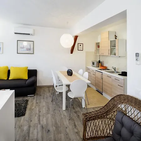Vega7 Apartment